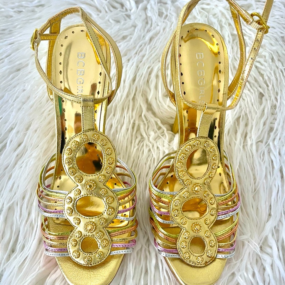 BCBGirls Gold Platform. - Picture 2 of 5